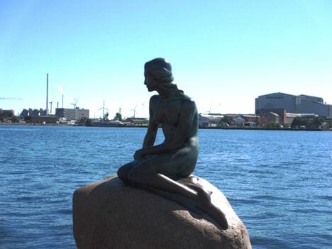 コペンハーゲン港　人魚の像