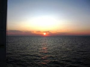 日本海に沈み行く夕陽